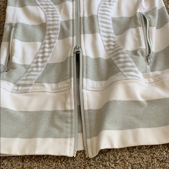 Lululemon Jacket - Picture 4 of 5